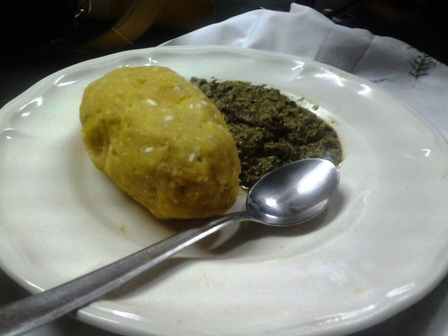 Ndengue et boule de plantain-mais